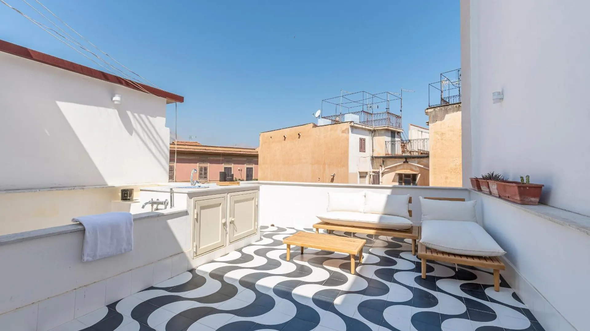 Grey House In Zisa By Wonderful Italy Apartment Palermo